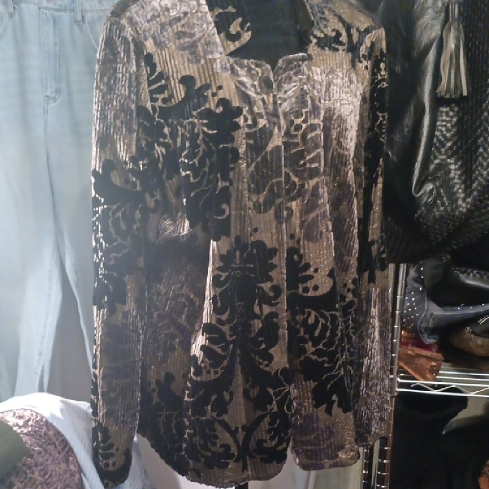 Chico's Eegant Black and Gold Velvet Blouse Size 3